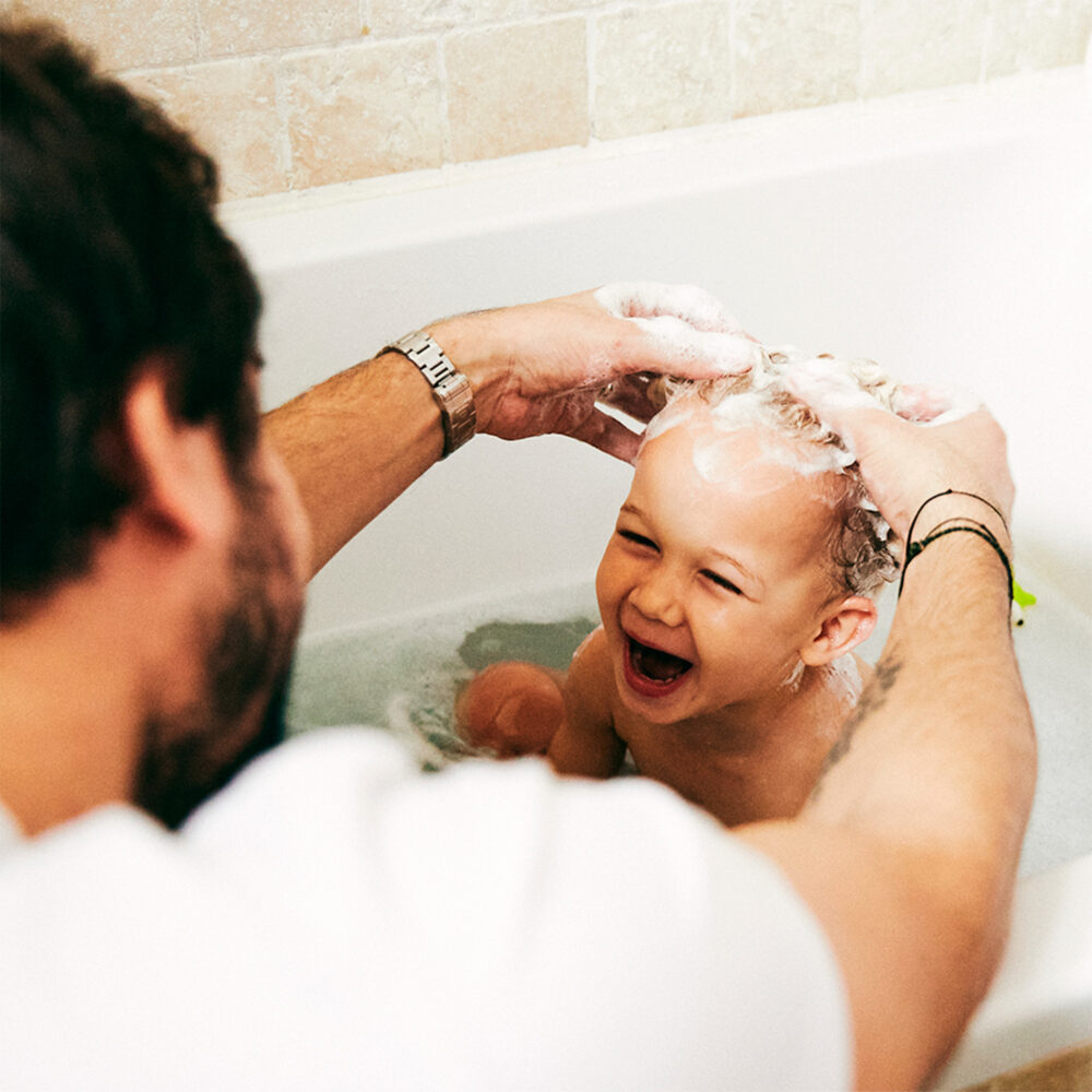 SHAMPOO SUAVE CON ACEITE DE PALTA Y EXTRACTO DE MANZANILLA 200 ML MUSTELA