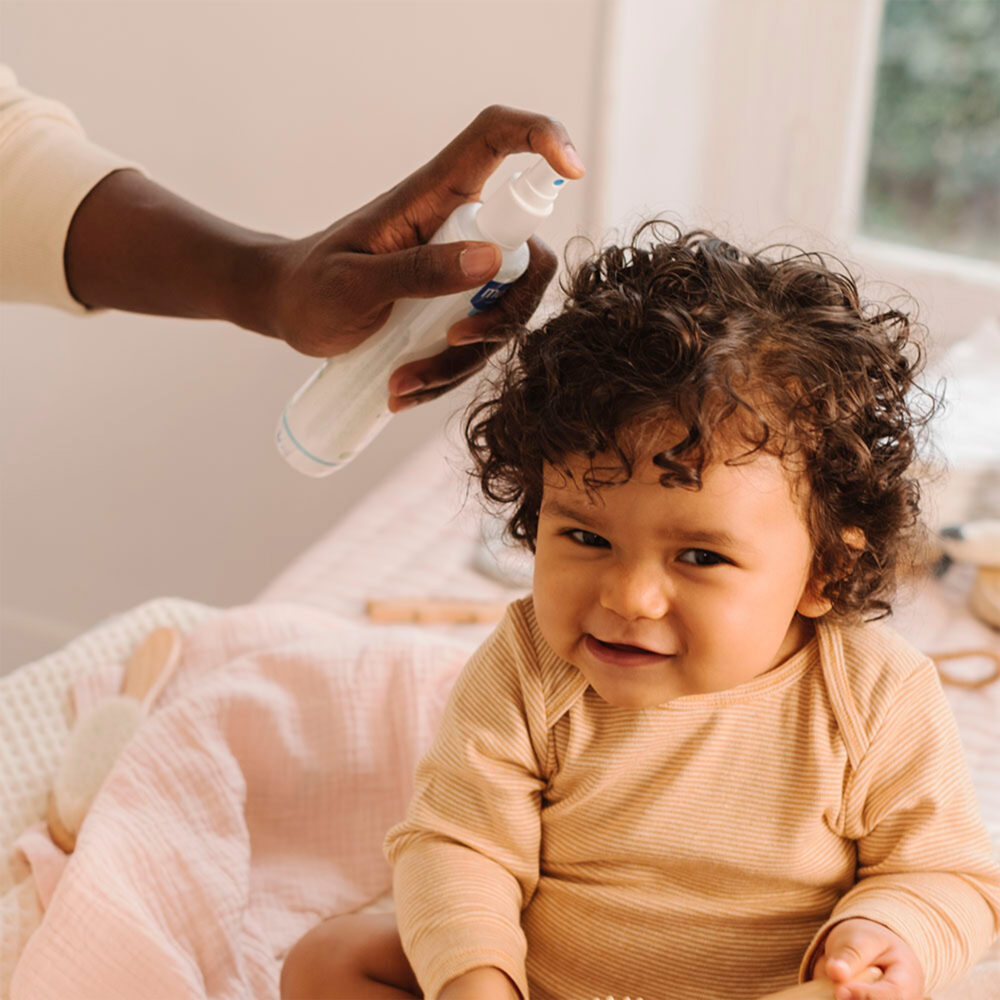 AGUA DE COLONIA SIN ALCOHOL PARA BEBÉS Y NIÑOS DE 200 ML MUSTELA