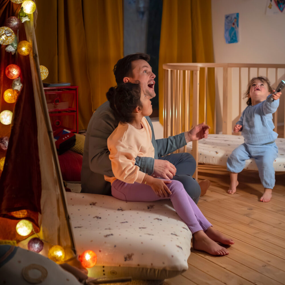 CAMA INFLABLE PARA NIÑOS CLOUDSLEEPER JETKIDS MICKEY CELEBRATION STOKKE