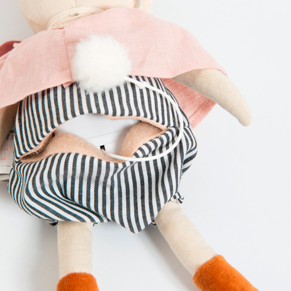 PELUCHE MUSICAL DE CONEJO COLOR CREMA COLECCIÓN APRES LA PLUIE