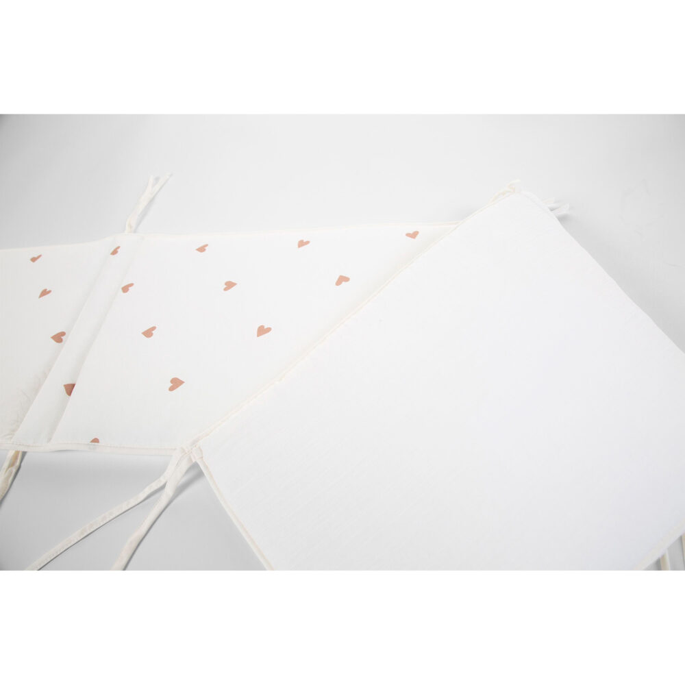 PROTECTOR DE CUNA DE 170 X 35 CM DE ALGODÓN CON CORAZONES CHILDHOME