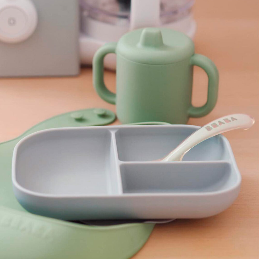 SET DE COMIDA BABERO, TAZA, PLATO, CUCHARA DE SILICONA BEABA
