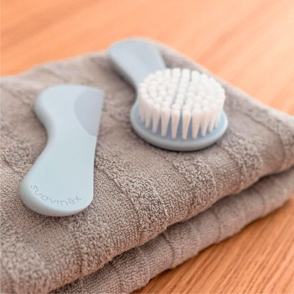 SET DE CEPILLO Y PEINE PARA EL CUIDADO DEL BEBÉ SUAVINEX