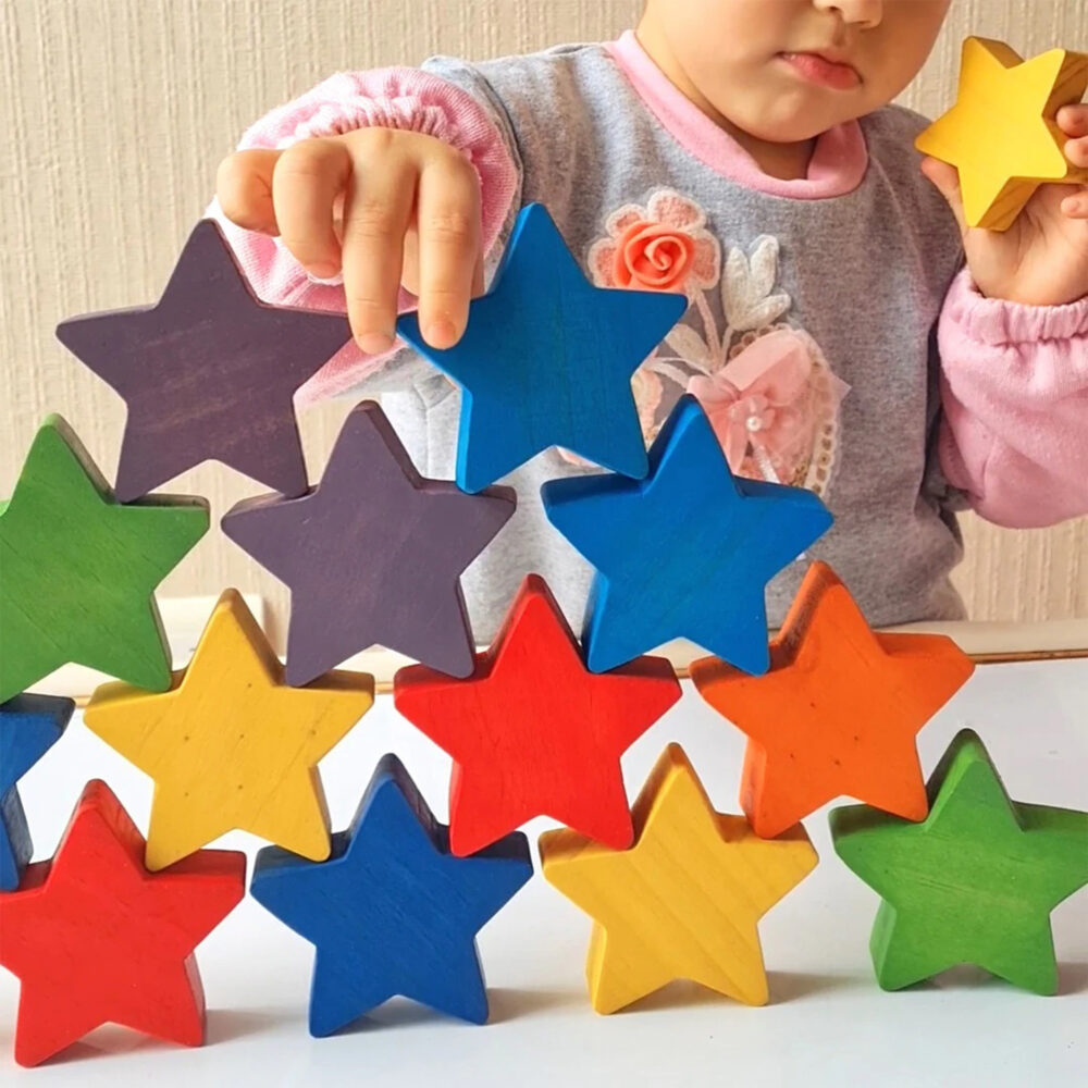 SET DE 15 ESTRELLAS DE MADERA ENCAJABLE COLORES ARCOIRIS EDUPLAY