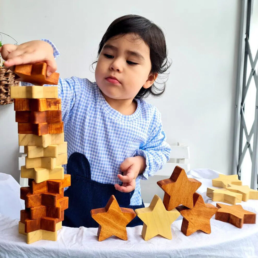 SET DE 15 ESTRELLAS DE MADERA ENCAJABLE COLOR NATURAL EDUPLAY