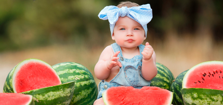 7 Alimentos hidratantes para tu bebé en verano