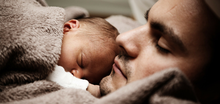¿Sabías que la presencia de papá también es importante para el buen descanso y sueño del bebé?