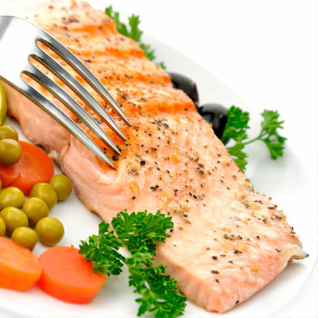 Pescado al Vapor con Ensalada