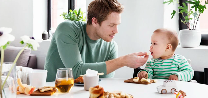 La transición del bebé a los alimentos sólidos