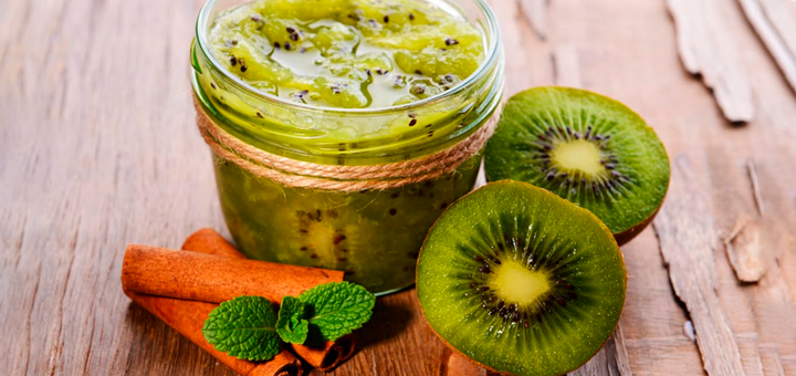 Papilla de Kiwi y Fresas