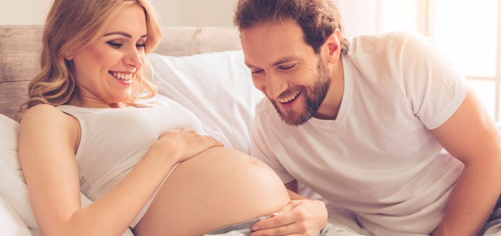 Cómo provocar los movimientos del bebé en la barriga de la embarazada