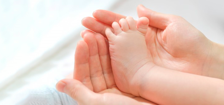 Así crecen y evolucionan los pies de los bebés y niños