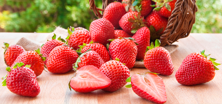 Papilla de Kiwi y Fresas