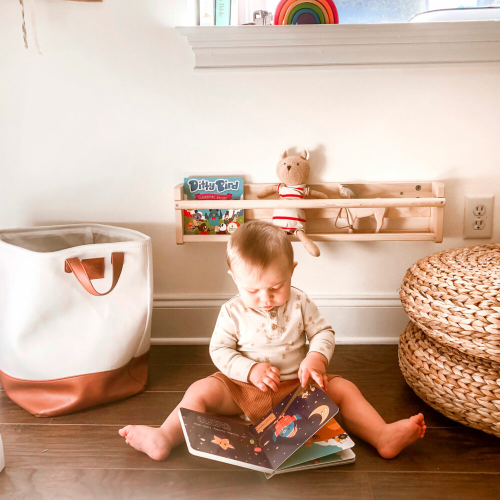 LIBRO MUSICAL TOCANDO LOS COLORES EN INGLÉS DITTY BIRD