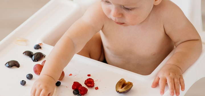 Alimentación Tradicional vs. Baby-Led Weaning (BLW): ¿Cuál es el Mejor Método para tu Bebé?