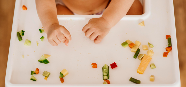 Alimentación Tradicional vs. Baby-Led Weaning (BLW): ¿Cuál es el Mejor Método para tu Bebé?
