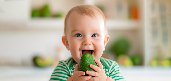 Alimentación Tradicional vs. Baby-Led Weaning (BLW): ¿Cuál es el Mejor Método para tu Bebé?
