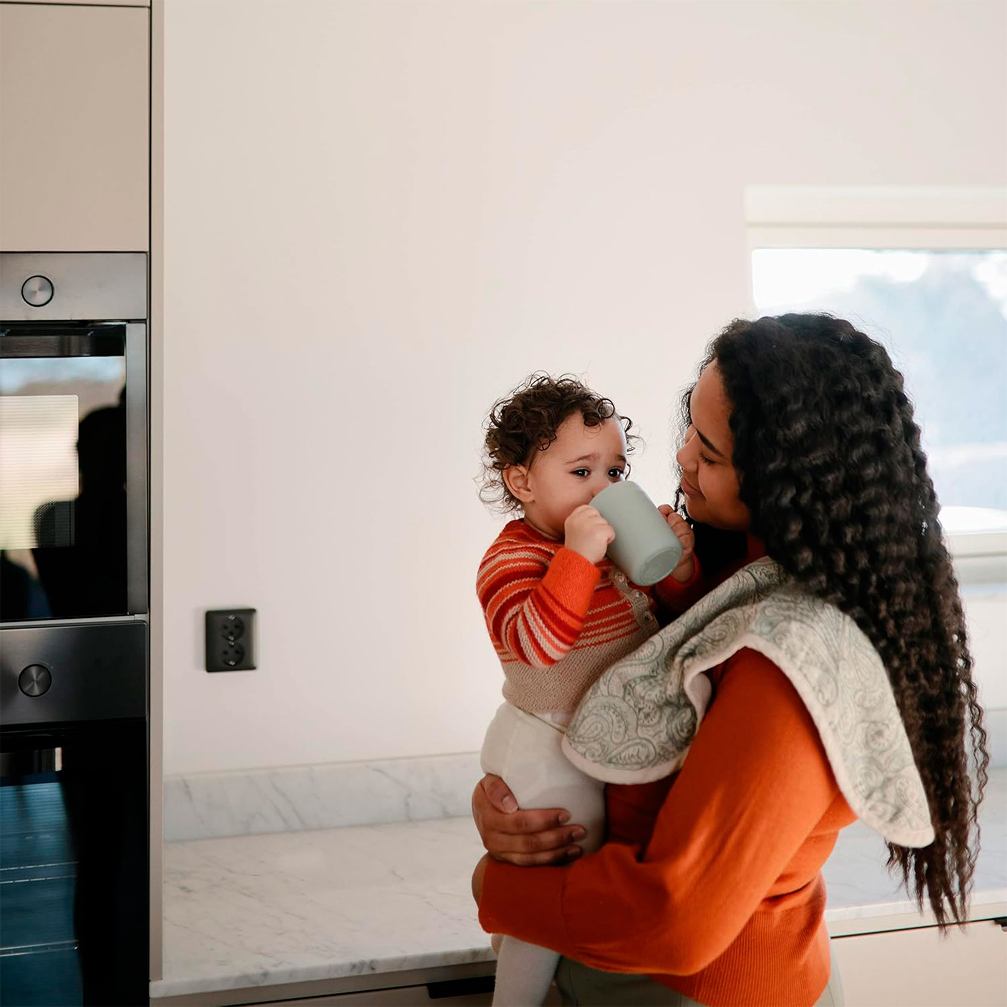 VASO CON ASA APRENDIZAJE DE SILICONA MUSHIE VASO CON ASA APRENDIZAJE DE SILICONA MUSHIE