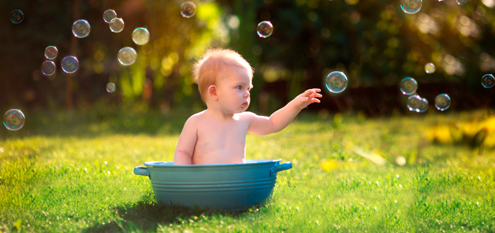 Juegos Sensoriales al Aire Libre para Bebés: Diversión y Aprendizaje Durante las Vacaciones