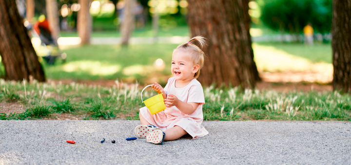 Juegos Sensoriales al Aire Libre para Bebés: Diversión y Aprendizaje Durante las Vacaciones