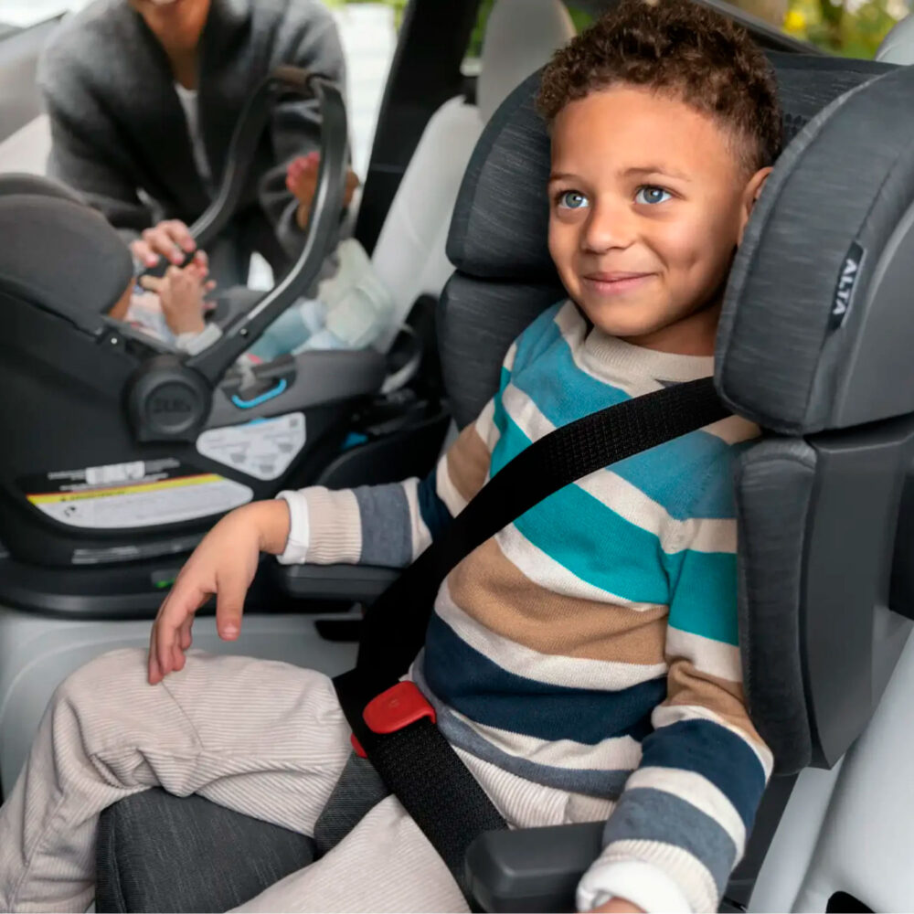 ASIENTO DE AUTO MODELO ALTA V2 PARA NIÑOS DE 6 A 12 AÑOS UPPABABY