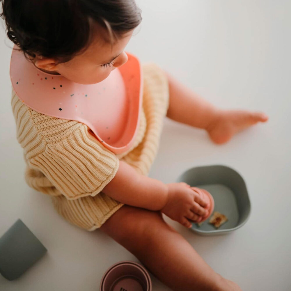 BABERO SILICONA PARA BEBÉS DE 6 A 24 MESES MUSHIE