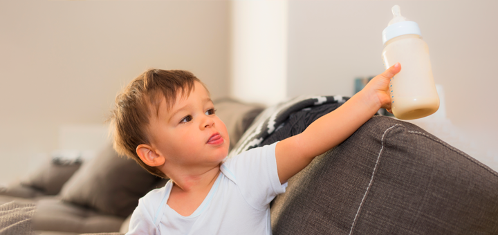 ¿Cuándo deberían dejar el biberón los niños?
