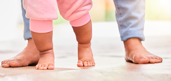 Beneficios que los Bebés Estén Descalzos: Un Enfoque Natural para su Desarrollo Físico y Cognitivo