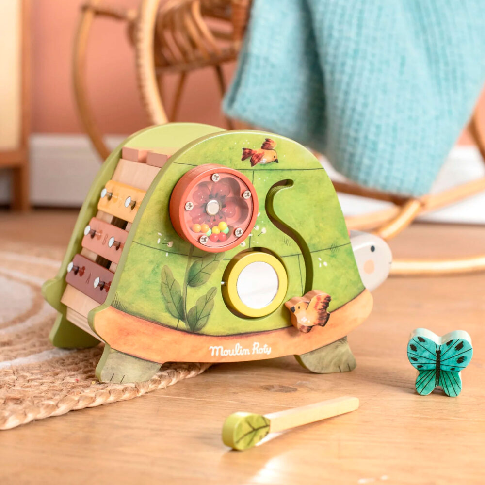 TORTUGA DE ACTIVIDADES DE MADERA COLECCIÓN TRES CONEJITOS