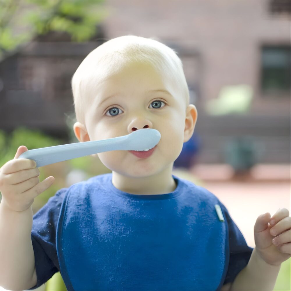 PAQUETES DE 10 BABEROS ABSORBENTES E IMPERMEABLE