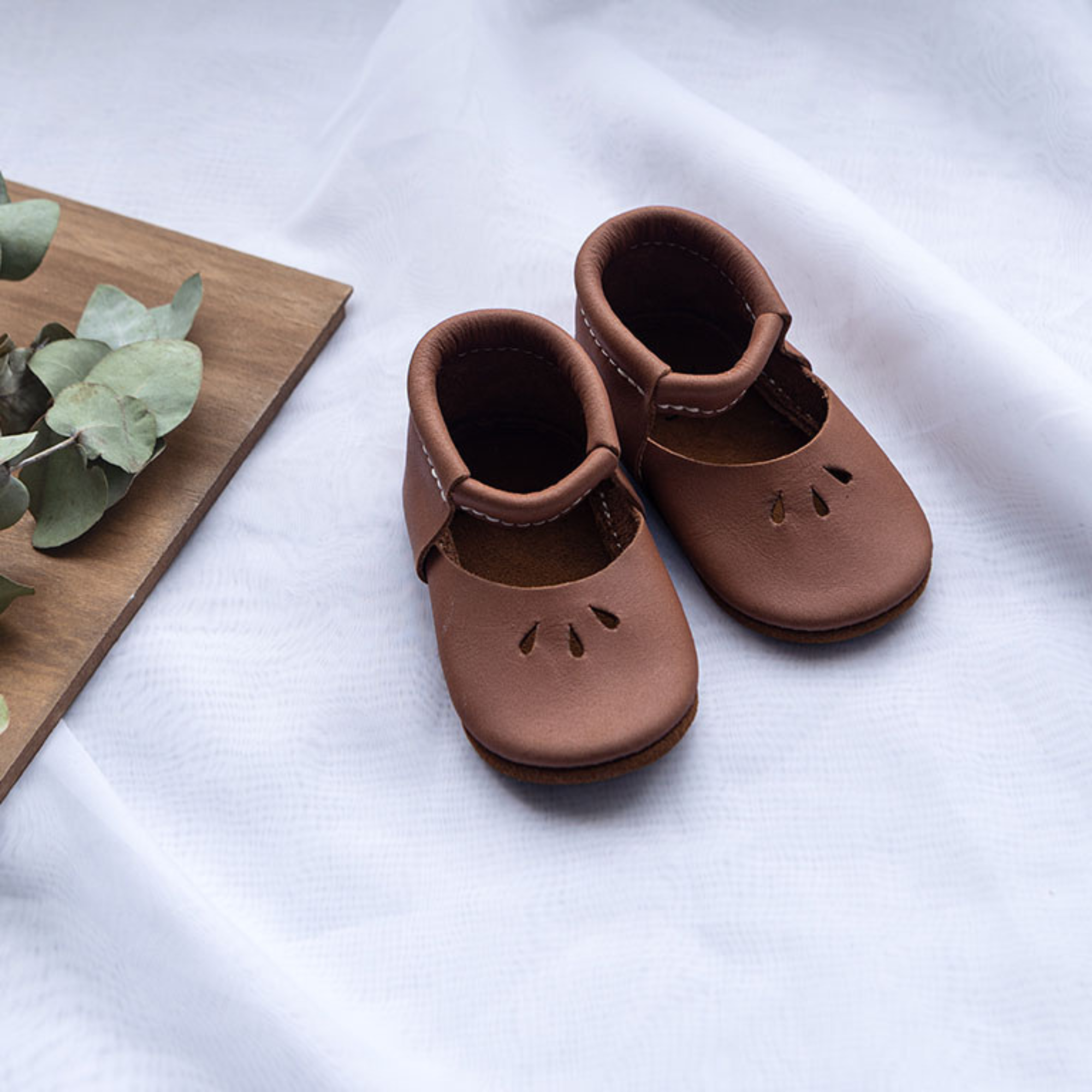 ZAPATOS JOLIE LAZO DORADO 100 % DE CUERO MINIMOX