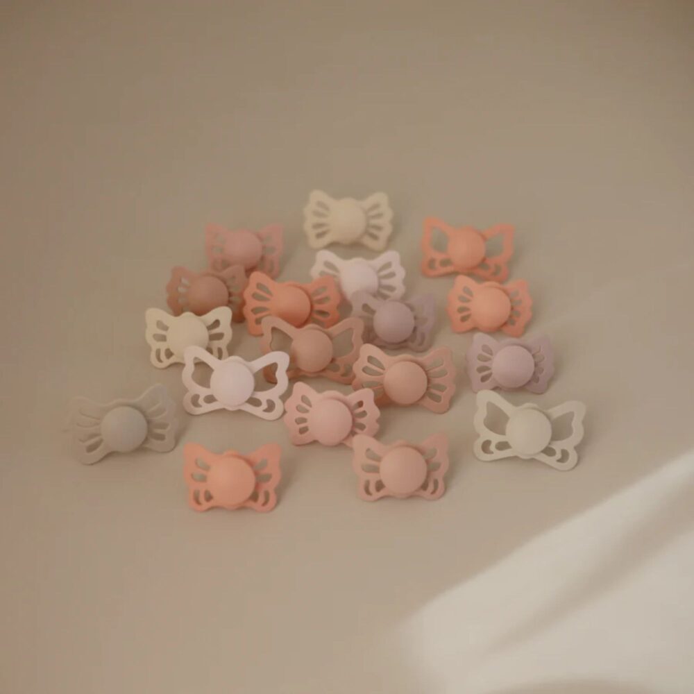 PACK 2 CHUPONES ANATÓMICOS CON FORMA DE MARIPOSA (6-18 MESES) MUNAI