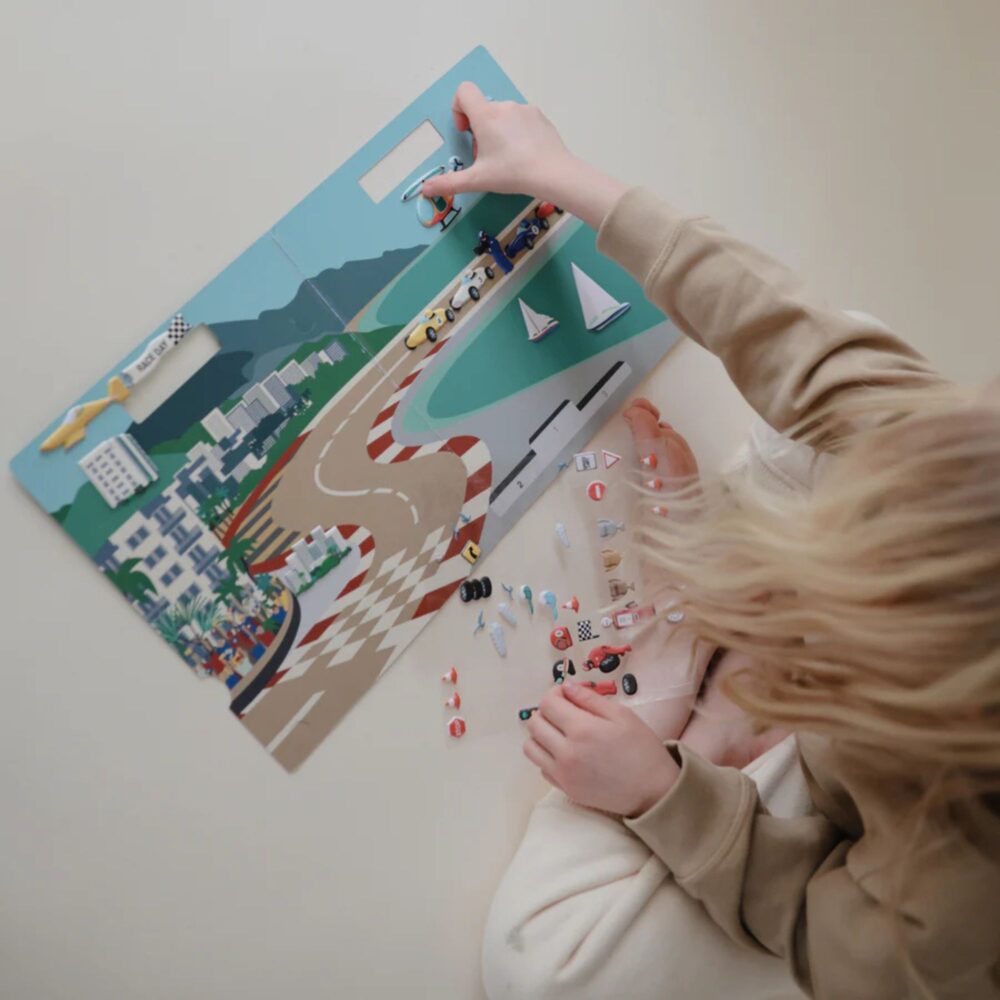 JUEGO DE PEGATINAS REUTILIZABLES DE COCHES DE CARRERA MUSHIE