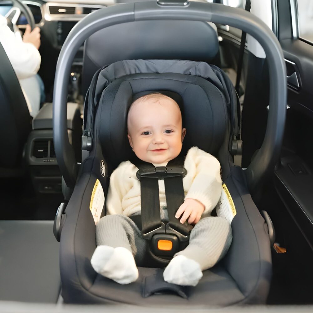 ASIENTO DE AUTO CON BASE MODELO MESA V3 PARA VISTA V3 / CRUZ V2 / MINU V3 UPPABABY