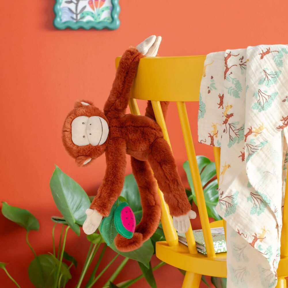 Peluche mono de actividades colgante Colección La Foret Mawa - MOULIN ROTY